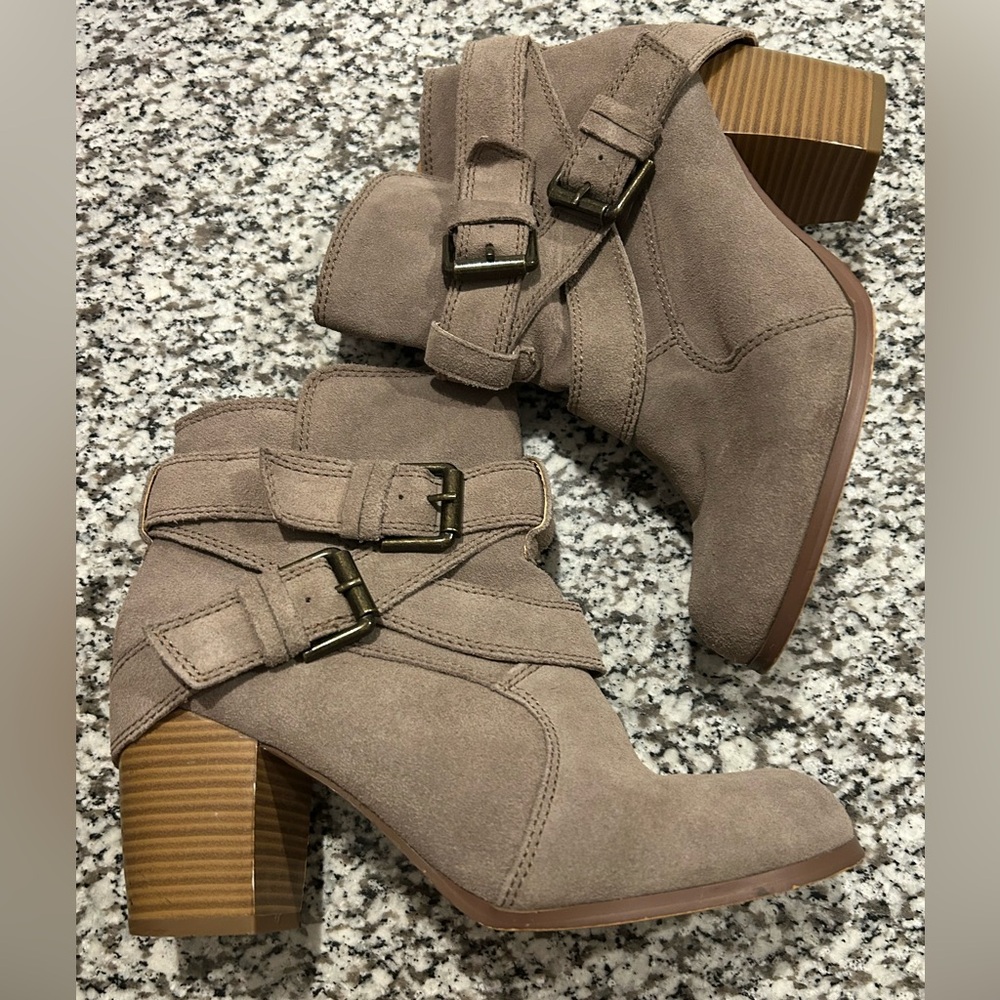 Stylish Tan Ankle Boots